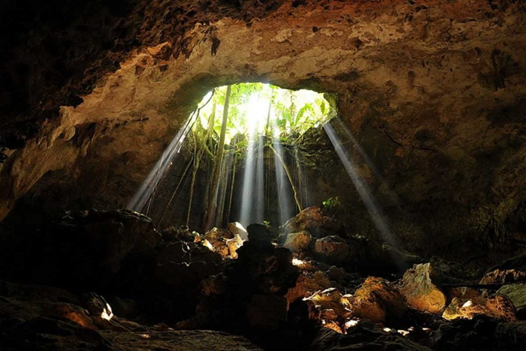 entrance to rio secreto