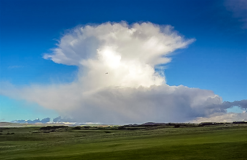 dramatic cloud on south wales path