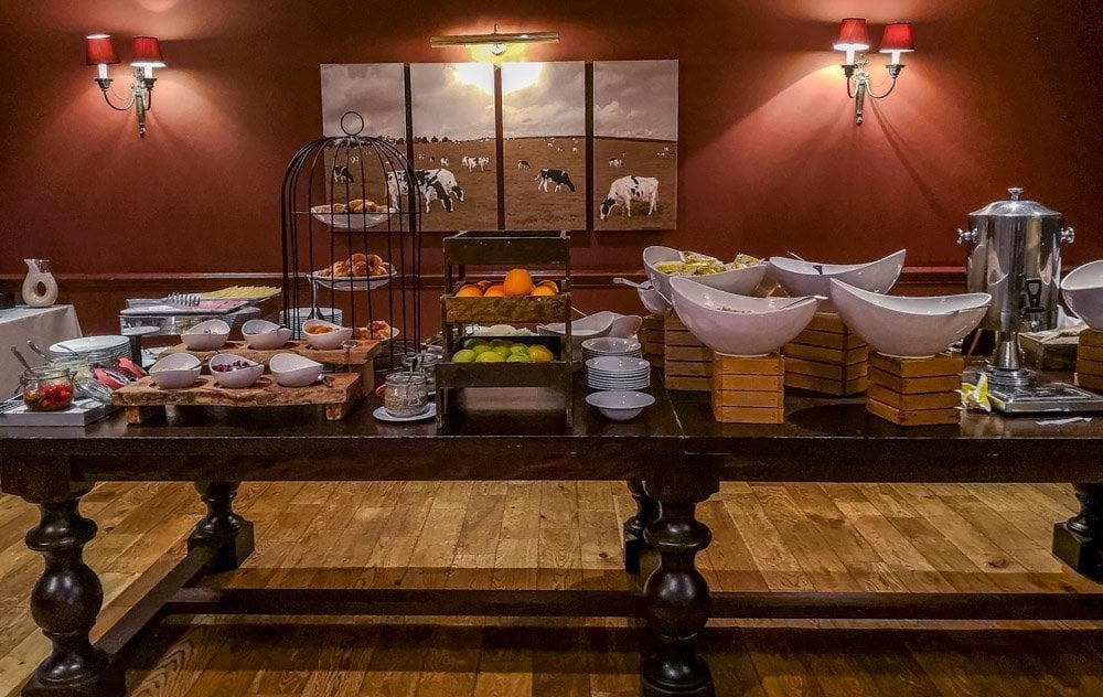 breakfast buffet