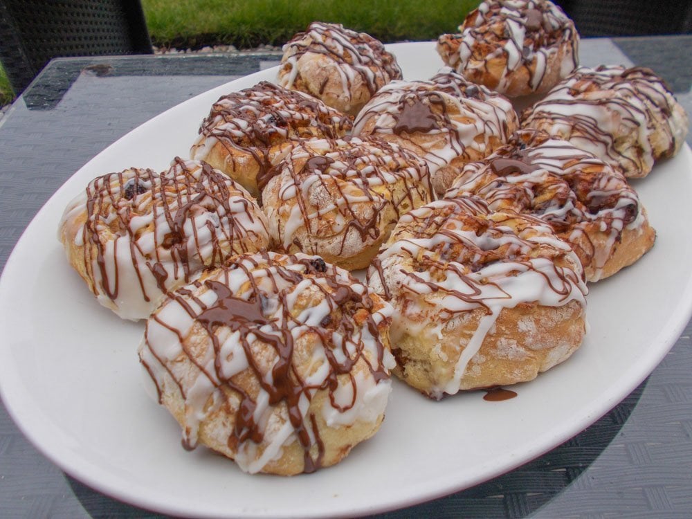 Chocolate Raisin Cinnamon Rolls vegan