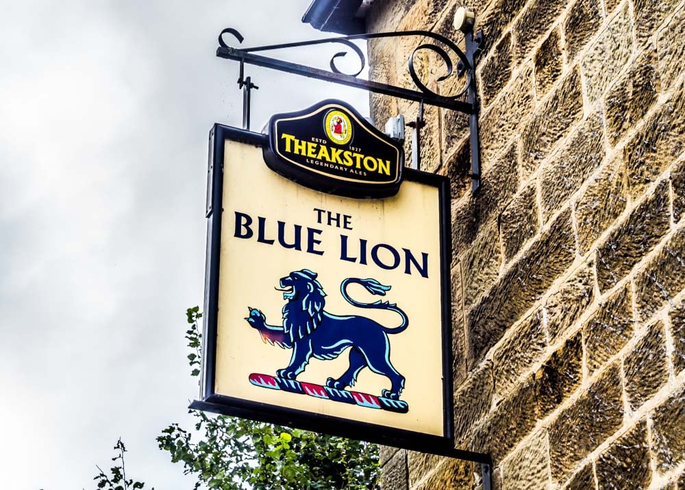 The blue lion sign