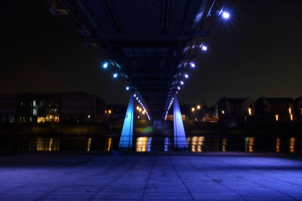 looking onto infinity bridge stockton