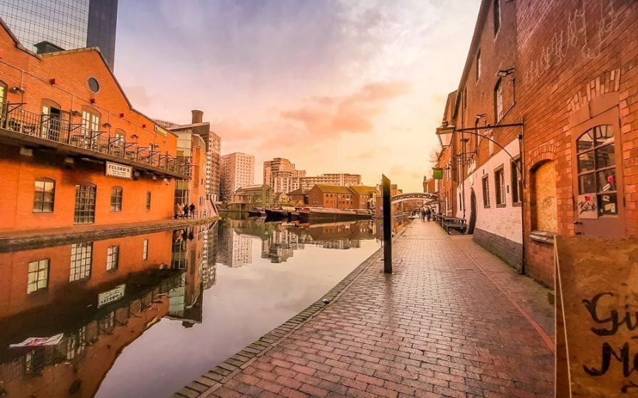 birmingham-canal-walk-heritage-and-leisure-baldhiker
