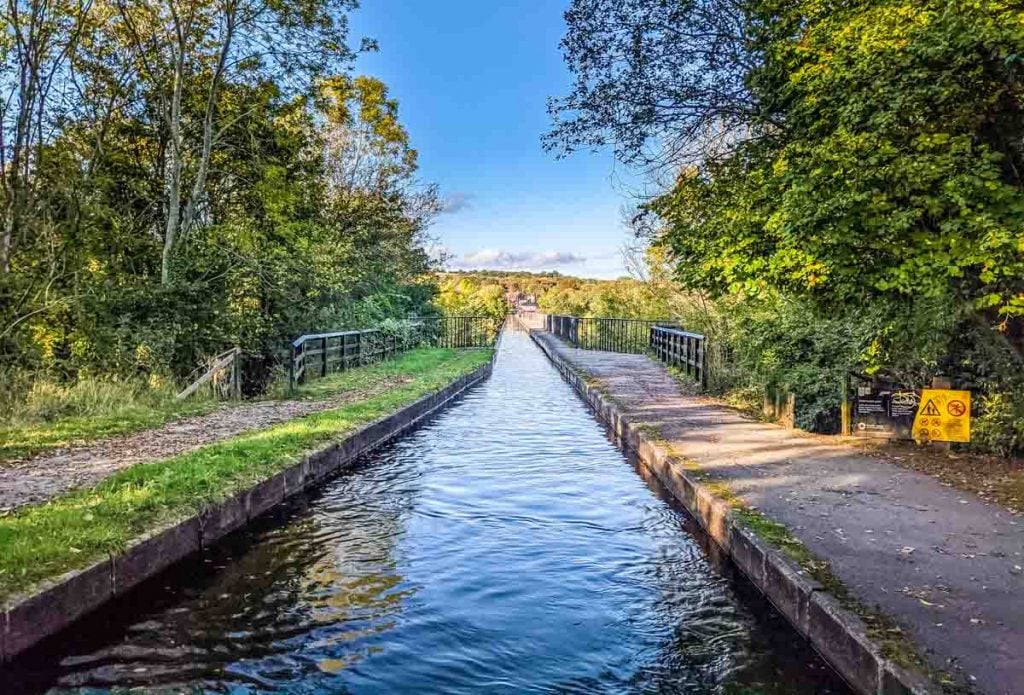 llangollen canal peaceful