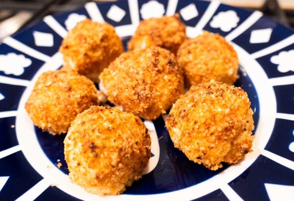 keto cheesy cauliflower rice balls