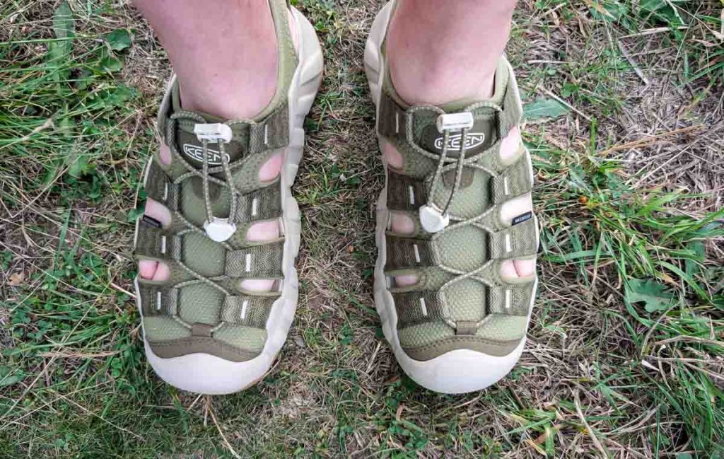 Sanders et pieds
