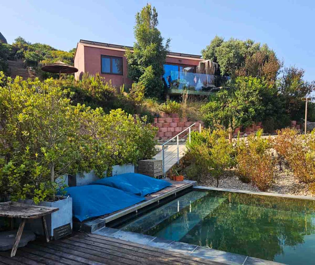 Lodge de jardin et piscine à Villa Epicuée
