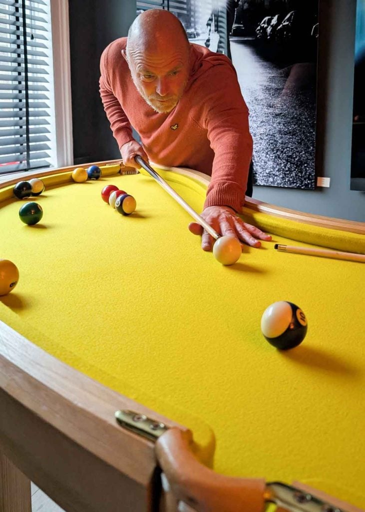 banana pool table