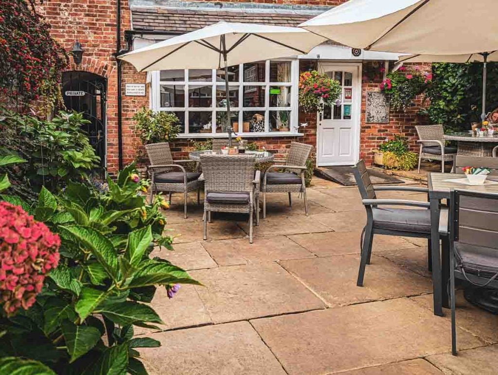 the courtyard of the courtyard cafe