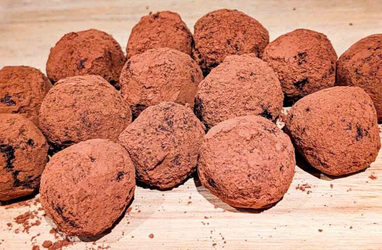 chocolate and date trail brownie bites