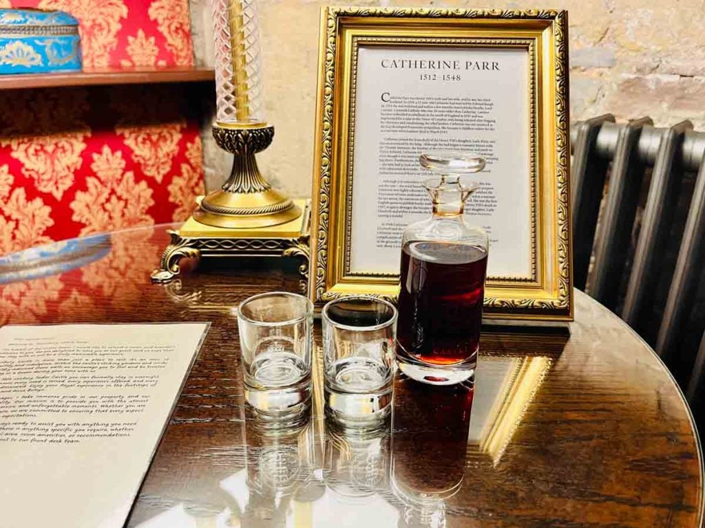 sloe gin in the hotel