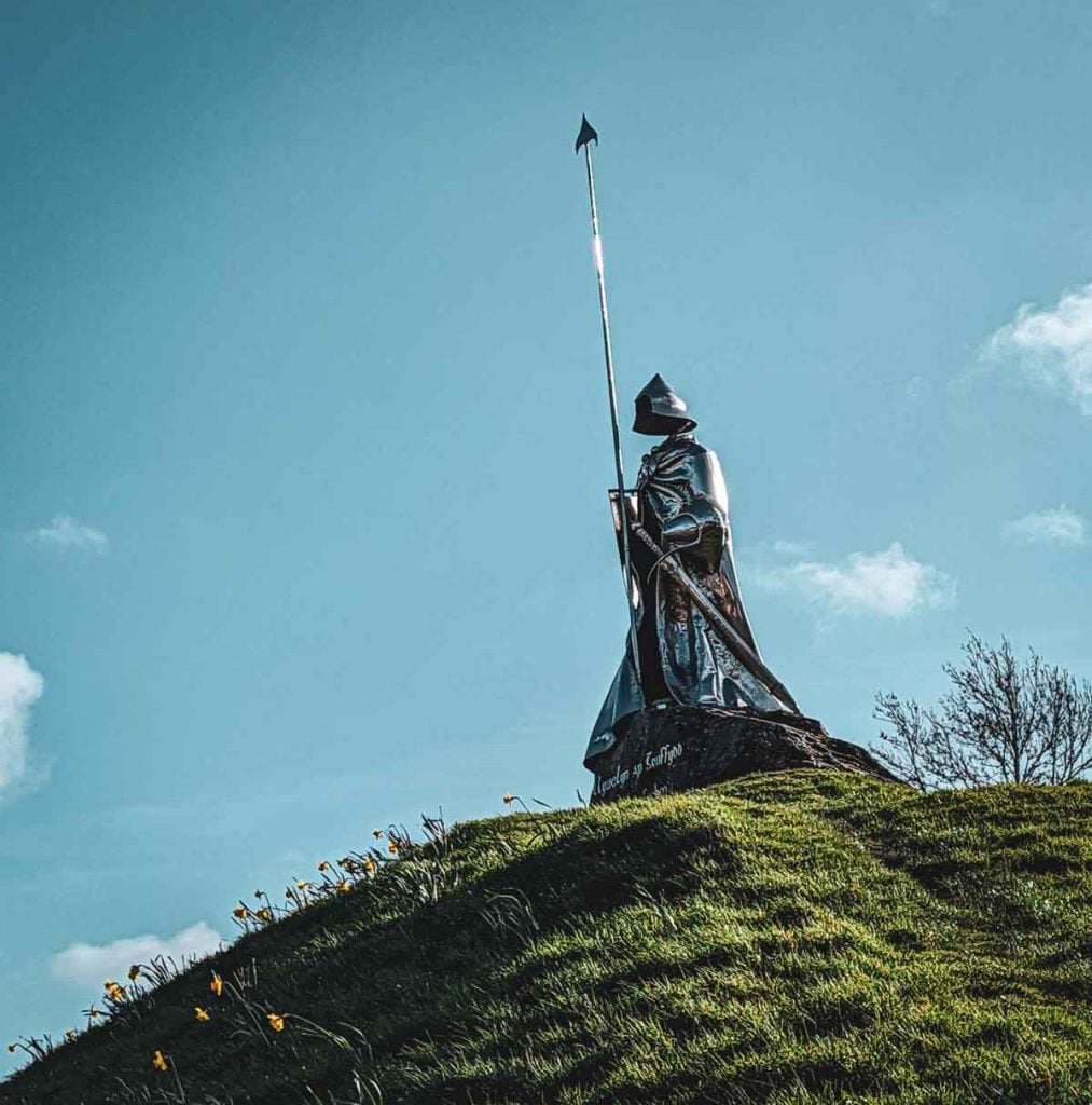 monument to Llywelyn ap Gruffydd Fychan at Llandovery castle