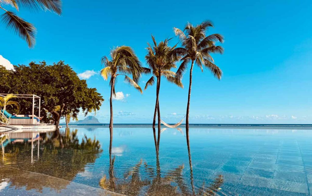 private infinity pool at Maradiva Villas Resort & Spa