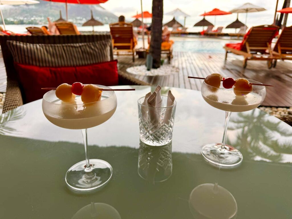 bar and cocktails at Sands Suites Resort & Spa