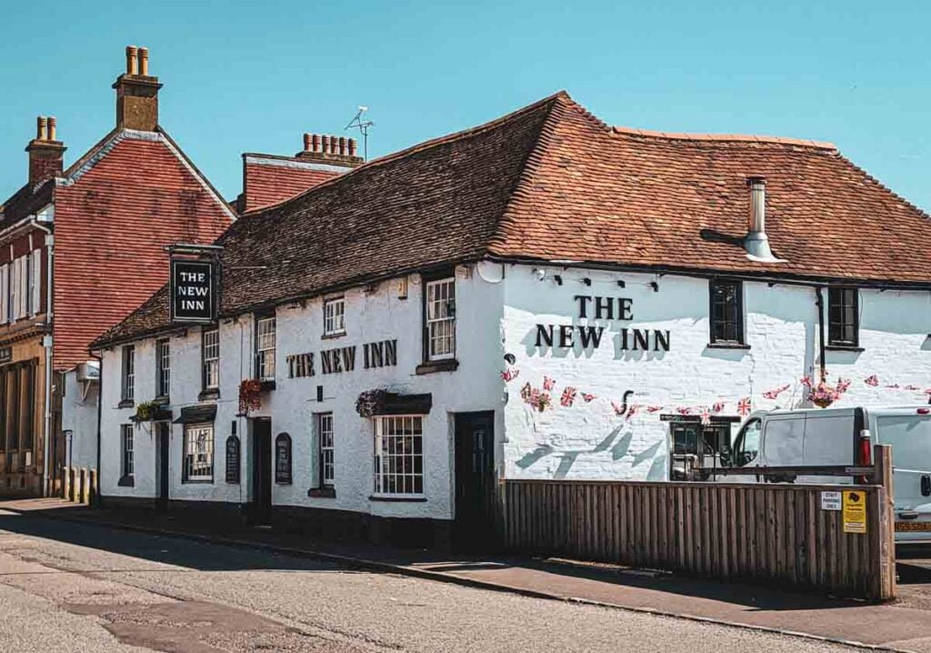 view of The New Inn in Amesbury from the street