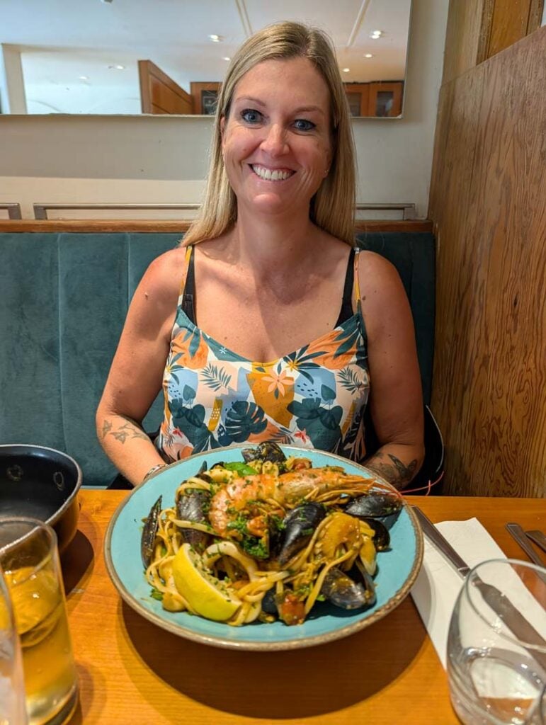 Jen and seafood lingune
