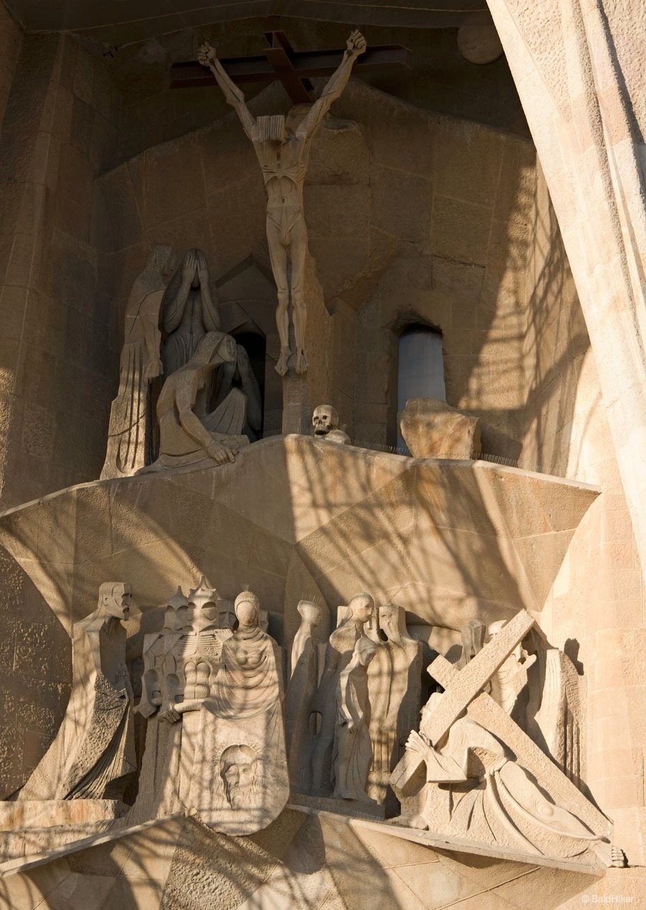 Barcelona: Sagrada Familia crucifixion scene statue