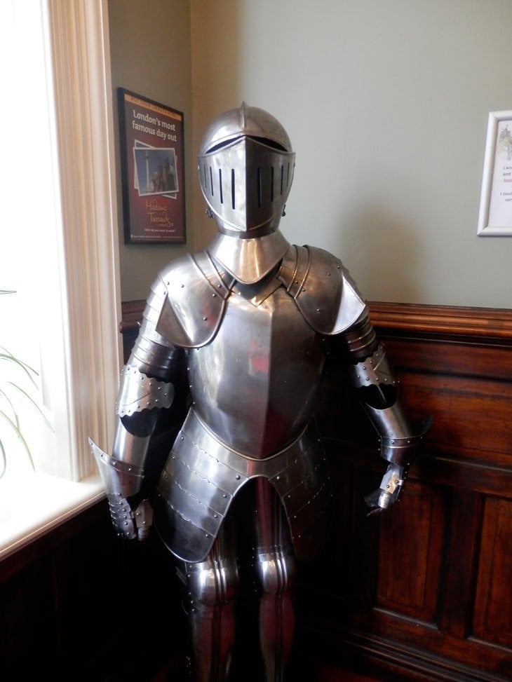 Bruce the suit of armour