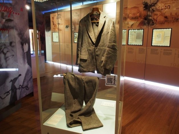 Swansea: A Guide to the Dylan Thomas Centre & Maritime Quarter | BaldHiker