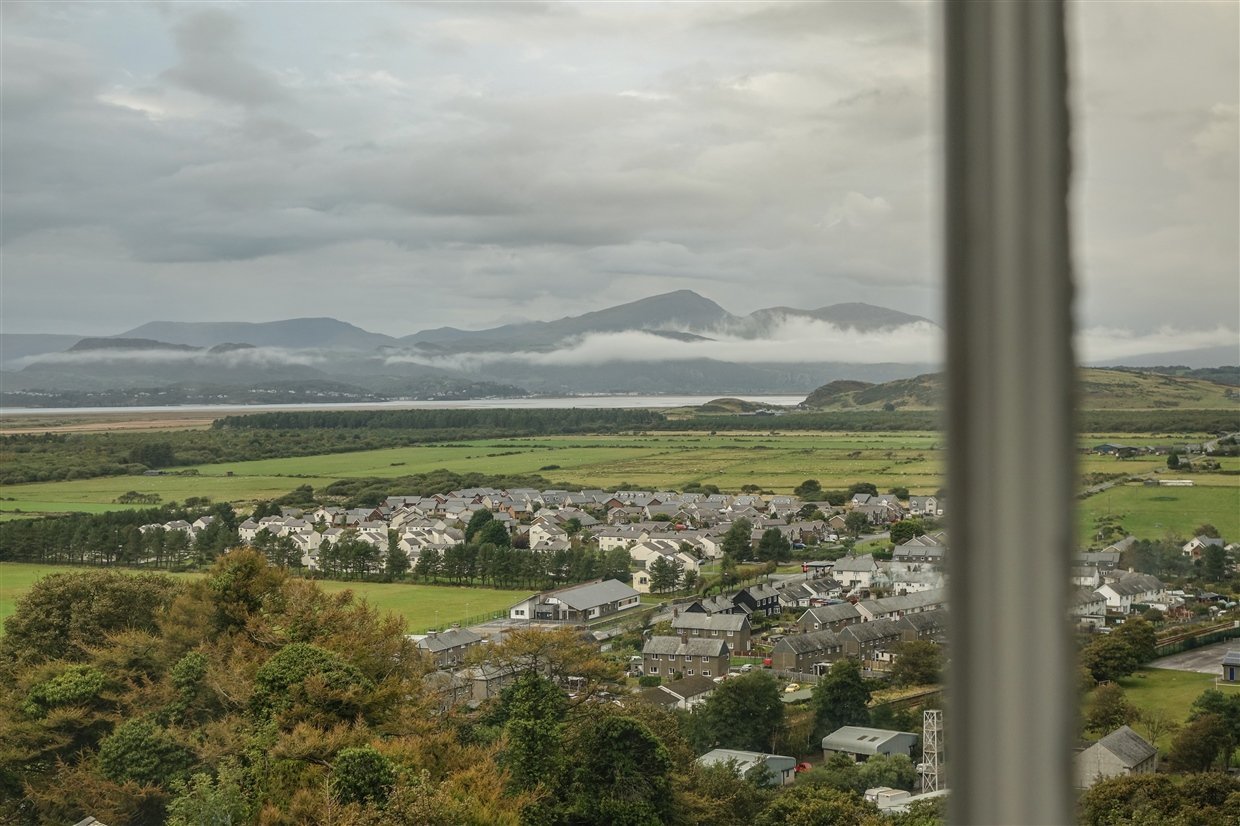 view to sbowdonia through the window