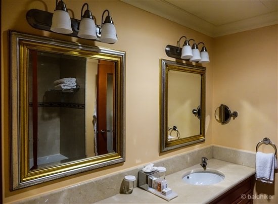 elegant bathrooms