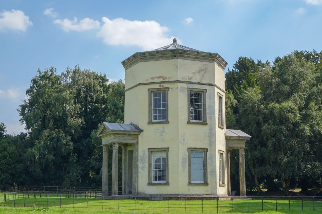 greek influenced building