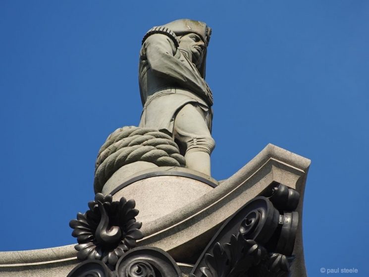 nelson's column in Trafalgar Square